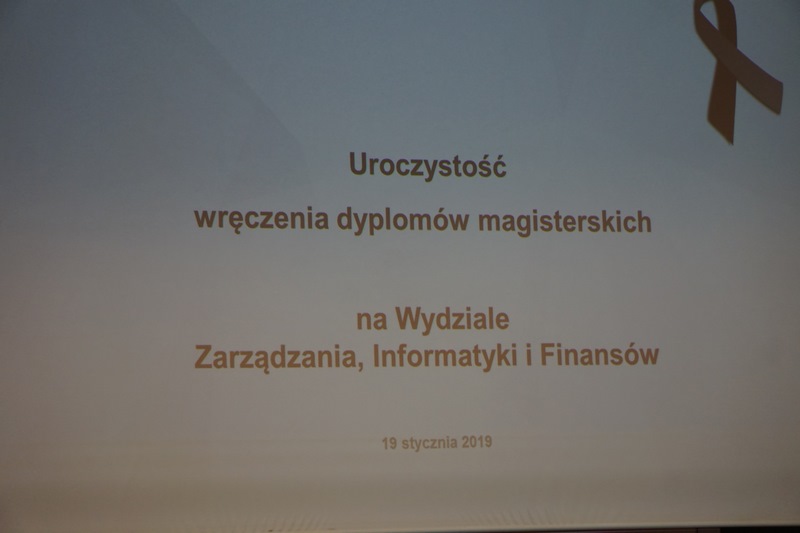 Uroczystość wręczenia dyplomów abolwentom studiów magisterskich na Wydziale ZIF